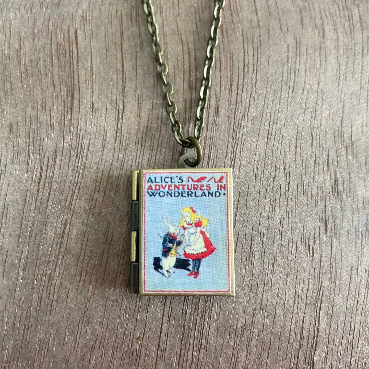 Book Locket-Alice In Wonderland (Rabbit)