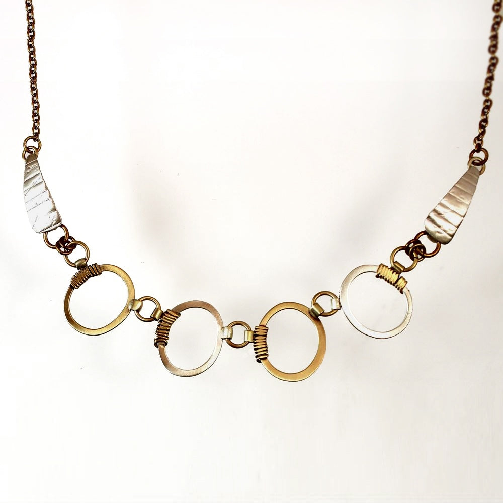 Elegant Links Necklace