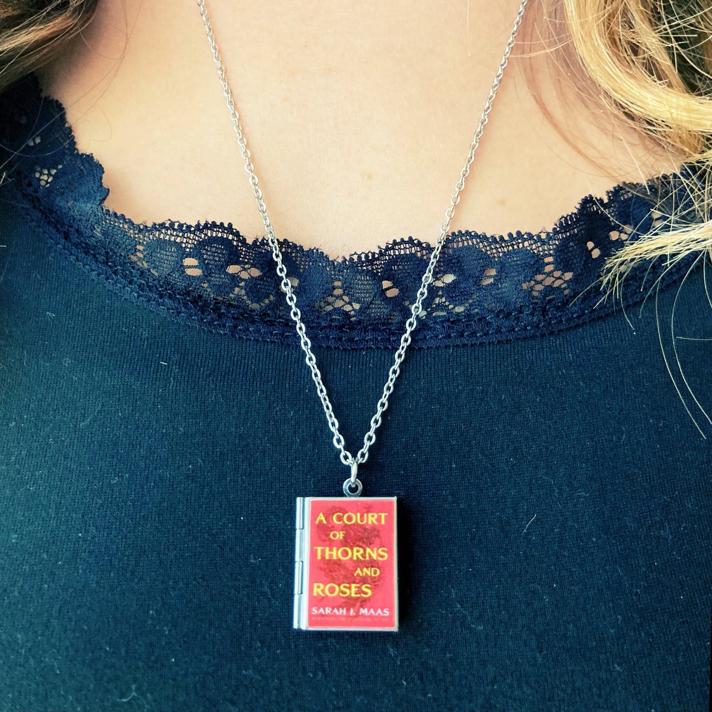 Book Locket-A Court of Thorns and Roses