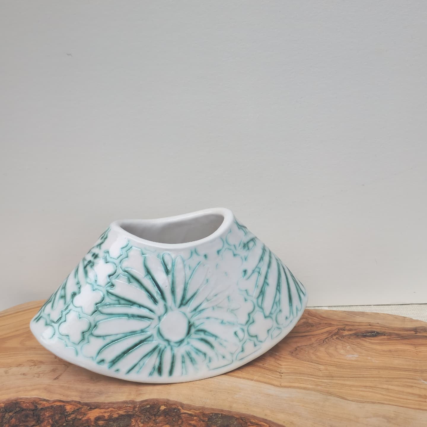 Daisy Rocker Vase