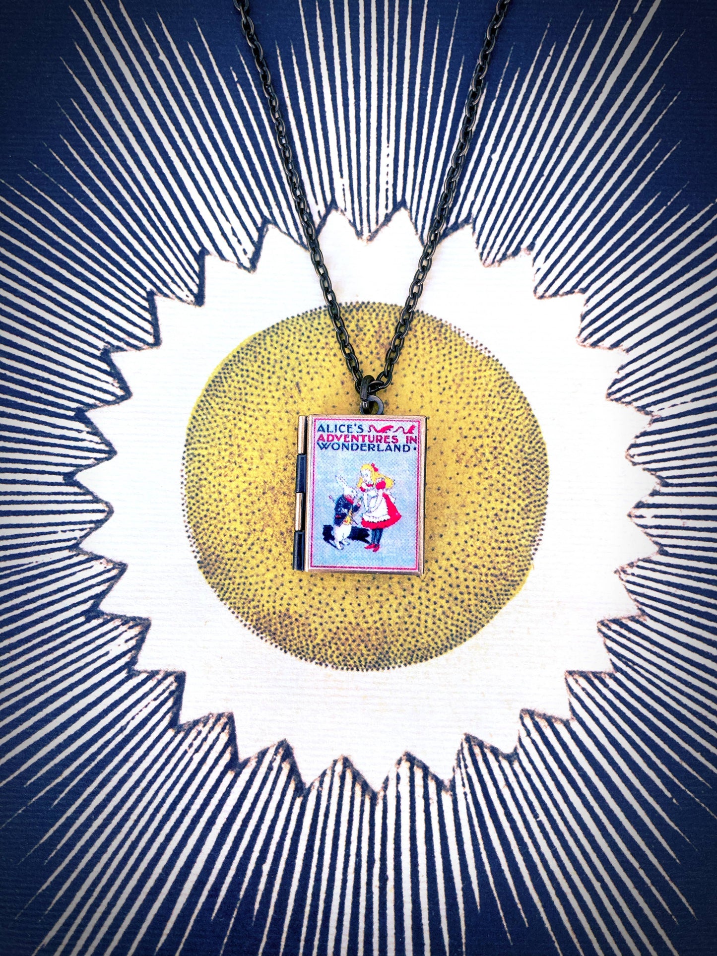 Book Locket-Alice In Wonderland (Rabbit)