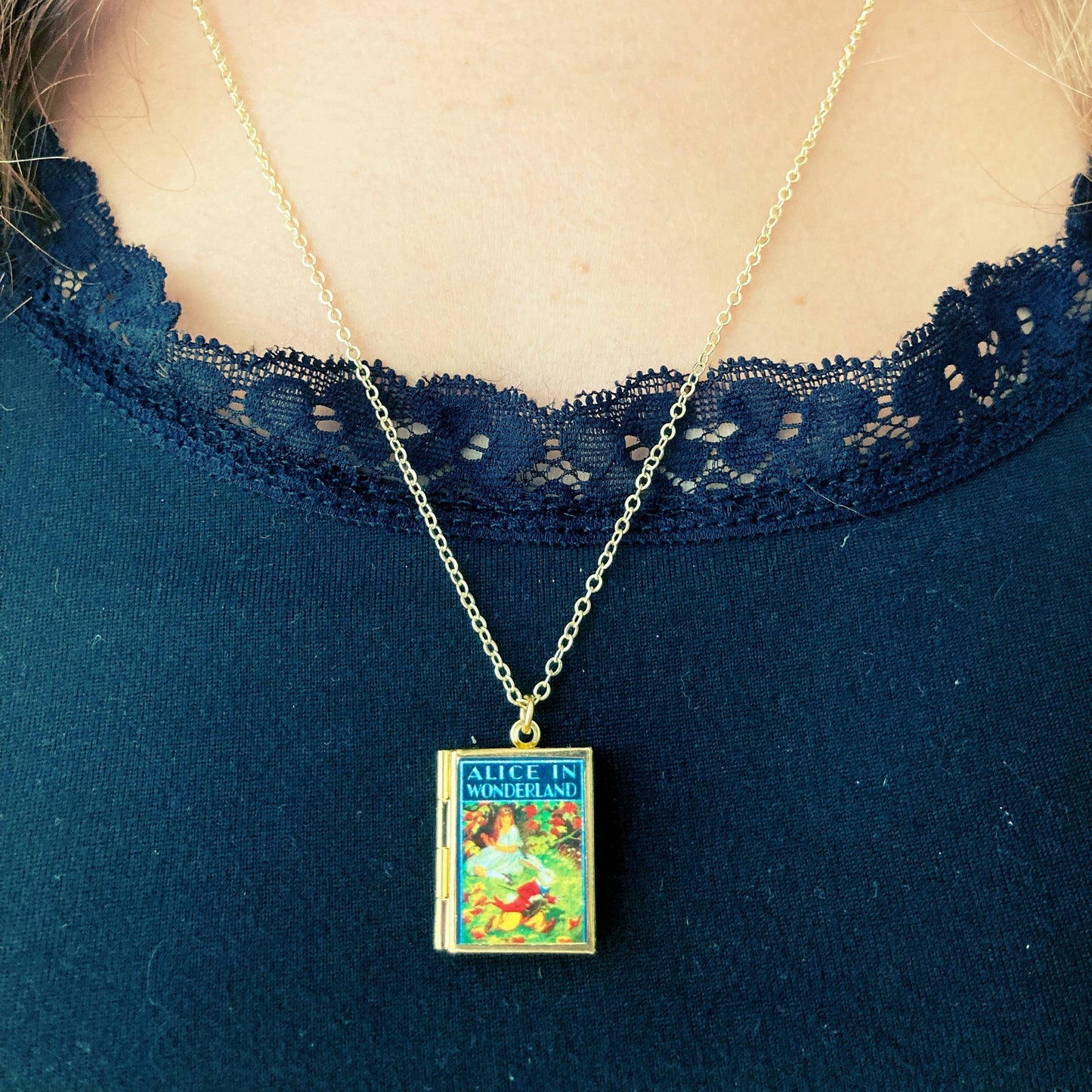 Book Locket-Alice In Wonderland