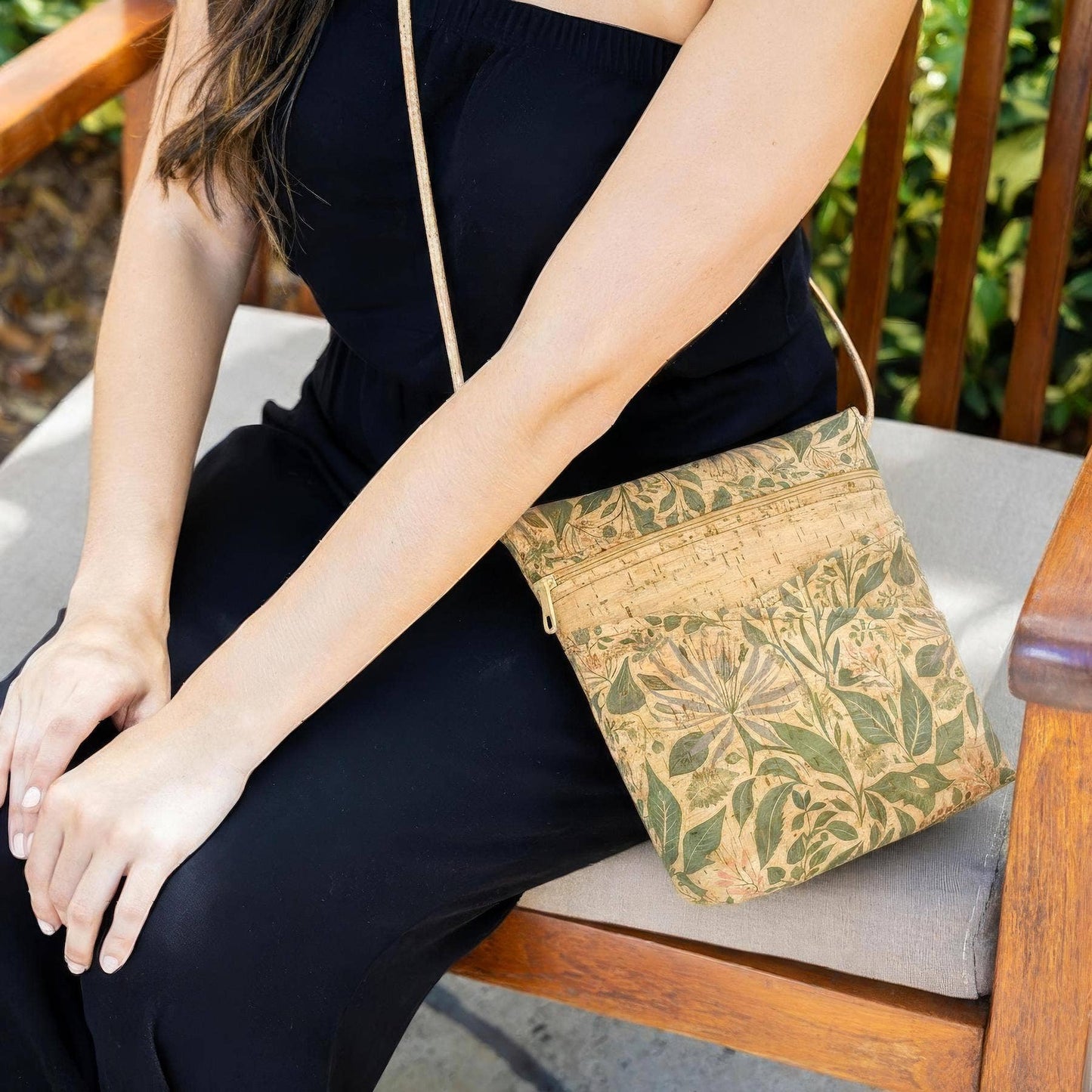 Cork Crisscross Pocket Crossbody Bag | Lush Botanicals